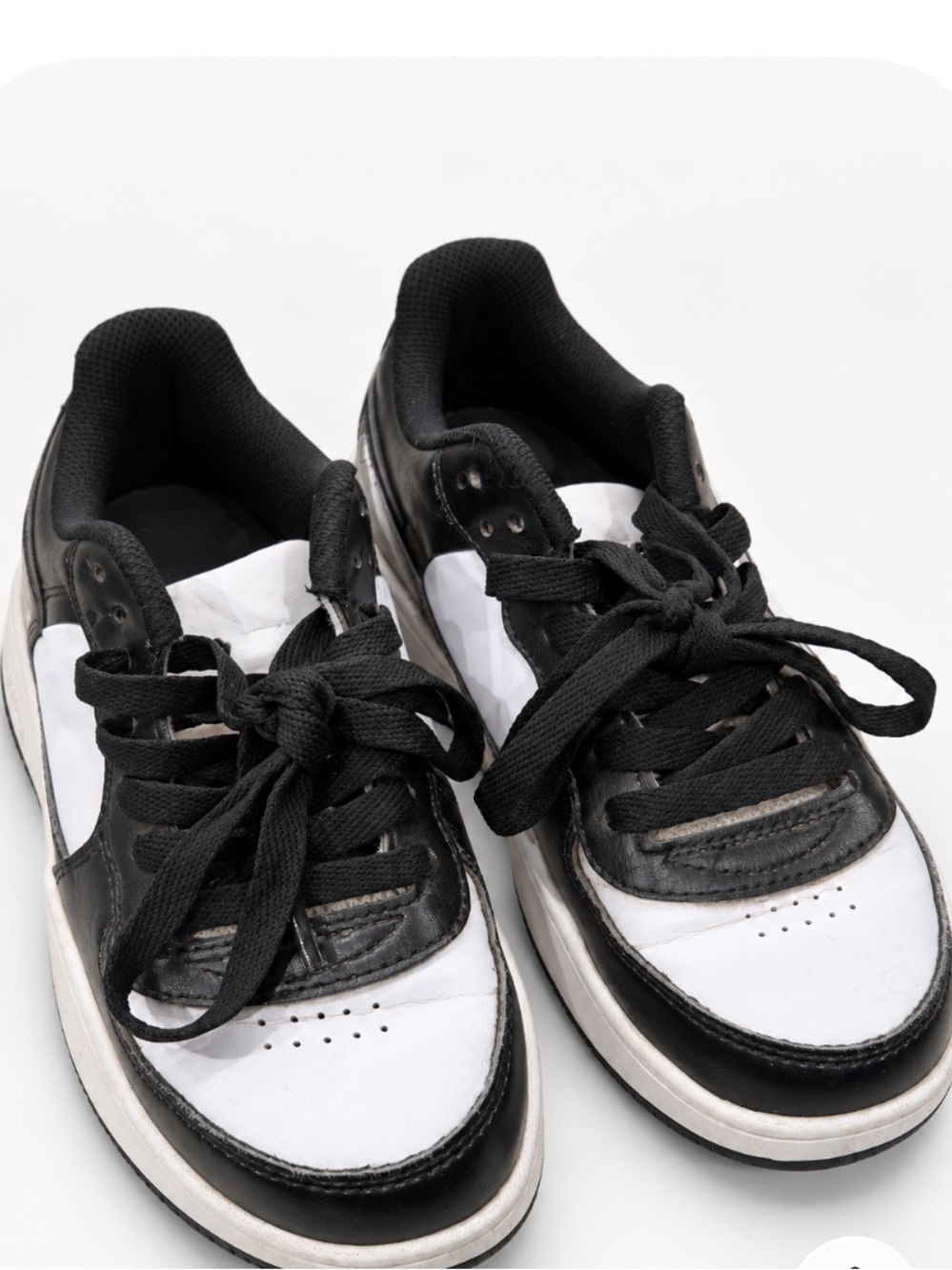 Heelys Black and White Kids Skate Sneakers